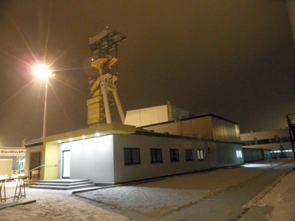 Modułowe biura dla sztygarów Przemysł, BIZNES - Biura dla kadry inżynierskiej oraz szatnie dla 300 górników powstały w Polkowickich Zakładach Górniczych Rudna. Infrastruktura została wybudowana w technologii modułowej, a jej powstanie zajęło zaledwie nieco ponad 4 miesiące. Za realizację inwestycji odpowiadała firma Touax.