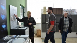 Wiosenny RoadShow Hettich z trzema niespodziankami Przemysł, BIZNES - Po wielkim sukcesie jesienno-zimowego RoadShow z systemami do drzwi przesuwnych, firma Hettich w ramach wiosennej edycji prezentuje w hurtowniach w całej Polsce nowy system szuflad InnoTech Atria.