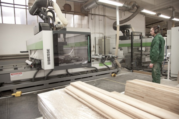 Strategia dywersyfikacji wymaga wszechstronnych maszyn Przemysł, BIZNES - Producentów - tak jak firmę ICF Wood - fascynuje i inspiruje do działania piękno i różnorodność drewna, zaskakujące możliwości obróbki mechanicznej i termicznej oraz to, że każde drewno można efektywnie wykorzystać niemal do ostatniego kawałka.