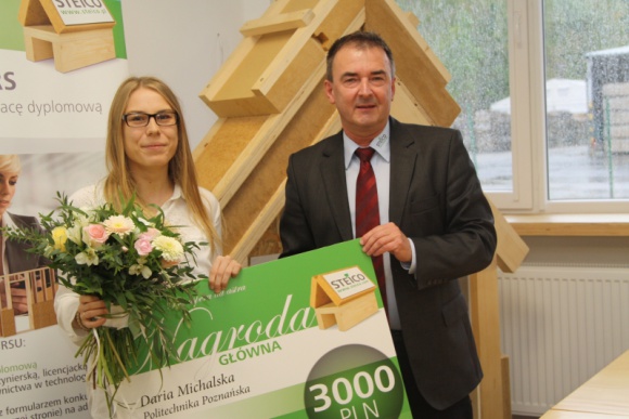 Konkurs STEICO na najlepszą pracę dyplomową rozstrzygnięty Przemysł, BIZNES - Daria Michalska, absolwentka wydziału architektury Politechniki Poznańskiej, wygrała drugą edycję konkursu na najlepszą pracę dyplomową, organizowanego przez firmę STEICO CEE Sp. z o.o. Autorka zaprojektowała dom jednorodzinny w otulinie Wielkopolskiego Parku Narodowego.