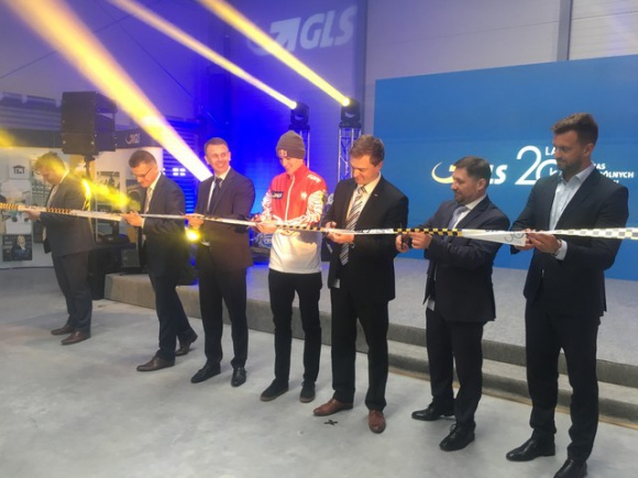 Panattoni otwiera największą filię GLS w Polsce Przemysł, BIZNES - Panattoni Europe, lider rynku powierzchni przemysłowych w Europie, zakończył budowę centrum dystrybucji przesyłek dla firmy kurierska GLS Poland.