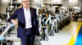 Żadna firma nie jest za mała na robotyzację Przemysł, BIZNES - W czwartek 5 kwietnia podczas spotkania prasowego z cyklu Cobots Experts’ Breakfast w Warszawie Jürgen Von Hollen, prezes Universal Robots, podsumował wyniki za rok 2017 potwierdzające dynamiczny rozwój rynku robotów współpracujących
