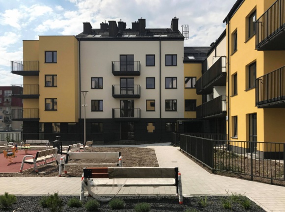 Wrocławski deweloper wprowadza mieszkania z pozwoleniem BIZNES, Nieruchomości - W chwili, gdy inwestycja jest gotowa, w budynku pozostaje kilka wolnych lokali. To częsta praktyka na rynku pierwotnym. Wrocławski deweloper WPBM “Mój Dom” S.A. wychodzi naprzeciw oczekiwaniom klientów i wprowadza do oferty nowe, gotowe mieszkania z pozwoleniem na użytkowanie.
