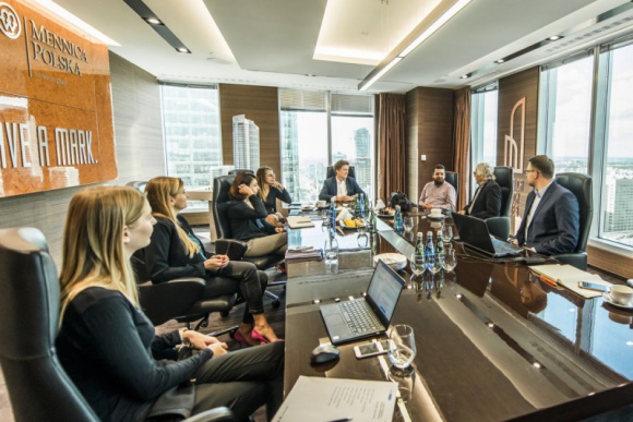 Konkurs fotograficzny „Warszawa i jej Dziedzictwo” rozstrzygnięty! BIZNES, Nieruchomości - Zdobywcami nagrody głównej – wyjazdu na warsztaty fotograficzne do Chicago, zostali: Sławomir Rogowski – autor zdjęcia pt. „Fuzja” i Paweł Czarnecki – autor zdjęcia pt. „Dialog”.