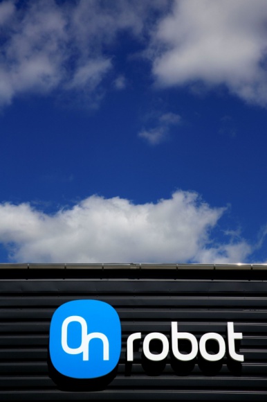 OnRobot rozwija sieć dystrybutorską w Polsce, nawiązując współpracę z ADVA i MMT Przemysł, BIZNES - Firma OnRobot, światowy lider rynku narzędzi montowanych na końcu ramienia robota (ang. EOAT, end-of-arm tooling), sukcesywnie wzmacnia swoją obecność w Polsce. W ostatnim czasie OnRobot podpisał umowy partnerskie z firmami: ADVA i MMT.