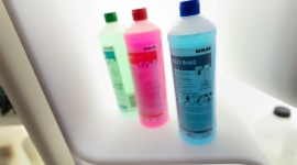 Ecolab podsumowuje 25 lat w Polsce Przemysł, BIZNES - Pierwszą siedzibę Ecolab w Polsce otwarto 25 lat temu na Woli Justowskiej w Krakowie. W niepozornym budynku, przypominającym bardziej niewielki dom jednorodzinny niż siedzibę amerykańskiego giganta, pracę znalazło 13 osób.
