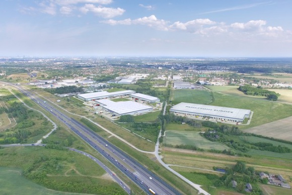 Panattoni Park Pruszków IV - startuje 43 000 m kw. spekulacyjnie BIZNES, Nieruchomości - Panattoni Europe, lider rynku powierzchni Przemysłowych w Europie, poszerza swoje portfolio w regionie warszawskim. Deweloper startuje z budową Panattoni Park Pruszków IV o powierzchni ok. 43 000 m kw.