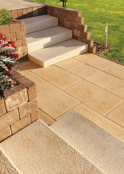 SCHODY TERENOWE BIZNES, Nieruchomości - Wykonanie pięknych schodów terenowych jest możliwe z użyciem krawężników i drobnej kostki brukowej. Poradzi sobie z tym każda doświadczona ekipa brukarska. Można też skorzystać z gotowych bloków schodowych.