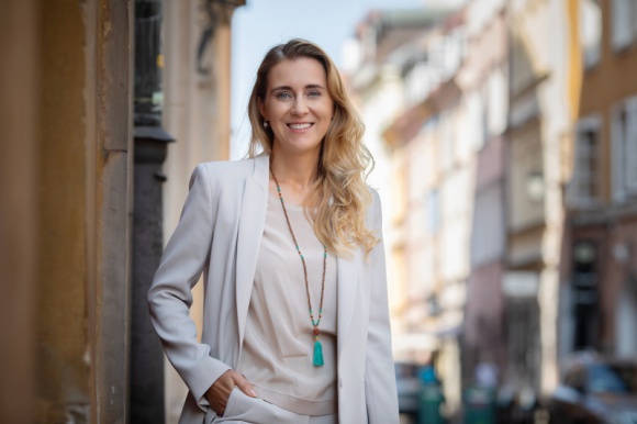 Większa porcja wiedzy na nowym blogu Colliers International BIZNES, Nieruchomości - Human Centered – taką nazwę nosi nowa odsłona bloga firmy doradczej Colliers International. Odświeżone medium wzbogaciło się o nowe kategorie tematyczne i formy przekazu. Do grona autorów zaproszeni zostali znani eksperci spoza branży nieruchomości.