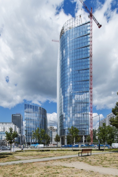 Record-breaking lease on the Polish office market at Mennica Legacy Tower BIZNES, Nieruchomości - Record-breaking lease on the Polish office market at Mennica Legacy Tower