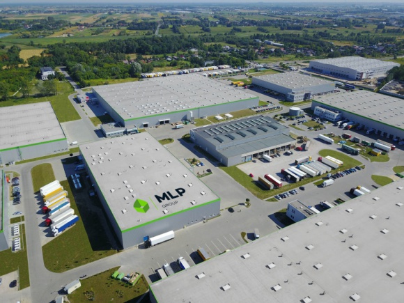 Nieten przeprowadzi się do MLP Pruszków II BIZNES, Nieruchomości - Firma świadcząca usługi celne wynajęła ponad 5 tys. m2 powierzchni w parku logistycznym MLP Pruszków II. Nieten korzystający obecnie z niemal o połowę mniejszego magazynu w MLP Pruszków I, przeprowadzi się do nowego obiektu w listopadzie br.