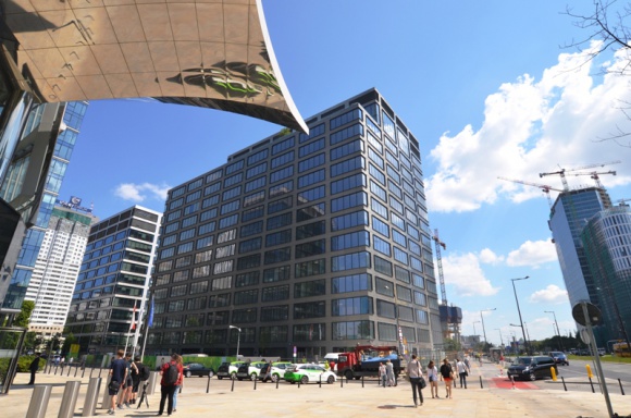 Warszawa z najmniejszą ilością wolnych biur od 7 lat BIZNES, Nieruchomości - W pierwszej połowie roku popyt na warszawskie biura był pięć razy większy od nowej podaży