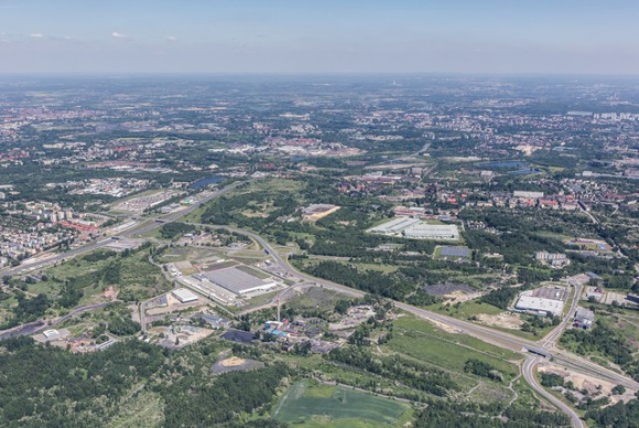 Panattoni kupuje i buduje w Rudzie Śląskiej BIZNES, Nieruchomości - Panattoni Europe, lider rynku powierzchni przemysłowych w Europie, przygotowuje się do kolejnej inwestycji na Śląsku. Deweloper zakupił działkę, na której powstanie Panattoni Park Ruda Śląska II o planowanej powierzchni ponad 55 200 m kw.