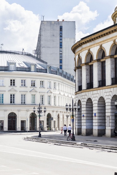 Biura inne niż wszystkie BIZNES, Nieruchomości - Każda firma chce, aby jej siedziba wyglądała profesjonalnie i prestiżowo. Dlatego przy wyborze odpowiedniego biura, pod uwagę bierze się takie czynniki jak: lokalizacja, wygląd budynku, możliwości aranżacyjne, cena najmu. Czy warto mieć biuro w kamienicy?