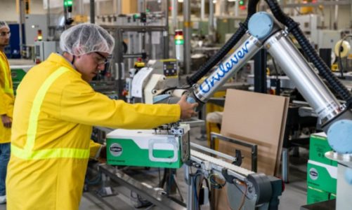 6 robotów współpracujących Universal Robots wspiera Unilever w Katowicach
