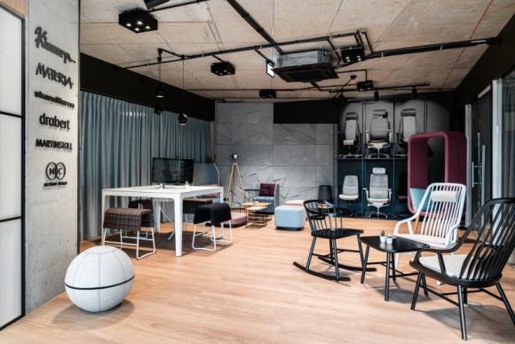 Nowy showroom Kinnarps w prestiżowej lokalizacji biznesowej PIXEL 5 w Poznaniu BIZNES, Nieruchomości - Kinnarps, europejski lider rozwiązań w zakresie wyposażenia przestrzeni pracy otwiera showroom nowej lokalizacji w kompleksie biurowym PIXEL w Poznaniu.