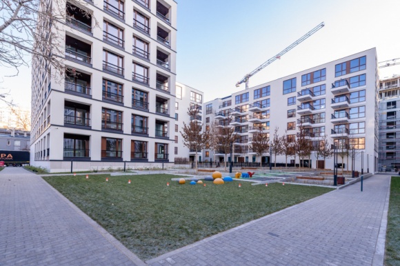 Browary Warszawskie – finał I etapu mieszkaniowego realizowanego przez Eiffage BIZNES, Nieruchomości - Ponad 700 mieszkań realizuje w sumie konsorcjum spółek Eiffage w Browarach Warszawskich – prestiżowej inwestycji w centrum Warszawy. Lokatorzy odbierają właśnie klucze do ostatnich lokali z pierwszego etapu inwestycji.