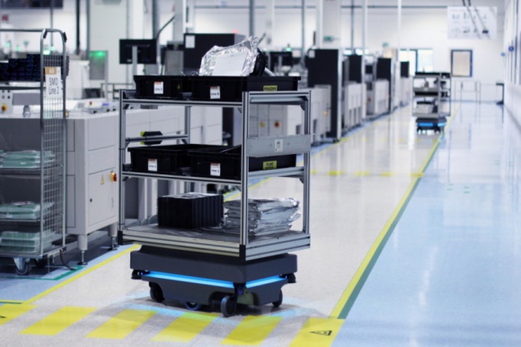 Autonomiczne roboty mobilne w poszczególnych sektorach przemysłu: raport Przemysł, BIZNES - Firmy motoryzacyjne, elektroniczne, FMCG i logistyczne dostrzegają potencjał autonomicznych robotów mobilnych w zakresie optymalizacji kosztów, bezpieczeństwa i jakości