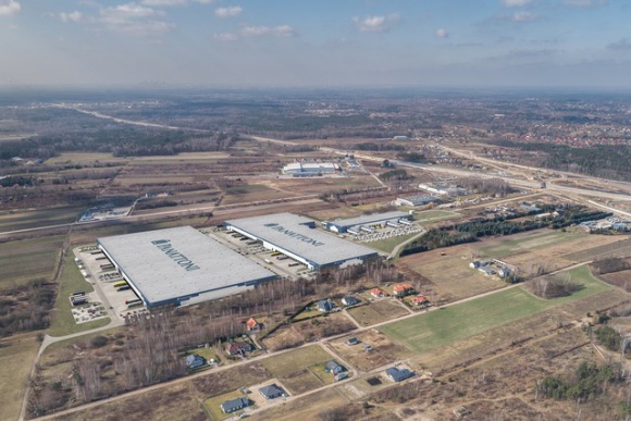 Panattoni wybuduje A2 East Warsaw Park - 80 000 m kw. pod Warszawą BIZNES, Nieruchomości - Panattoni, lider rynku powierzchni przemysłowych w Europie, ponownie inwestuje w Warszawie i okolicach. Planowany Panattoni A2 East Warsaw Park będzie miał łącznie 80 000 m kw. powierzchni.