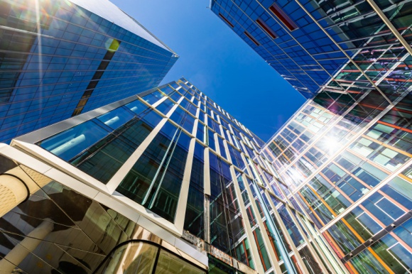 Olivia Business Centre podsumowuje 2020 rok BIZNES, Nieruchomości - Kończący się rok 2020 wpłynął na wiele obszarów życia. W oczywisty sposób dotknął również rynku powierzchni komercyjnych, w tym również biurowych. Większość ekspertów twierdzi, jednak że biuro pozostanie kwestią fundamentalną.