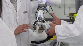 L'Oréal automatyzuje centrum badań włosów z aplikacjami współpracującymi OnRobot Przemysł, BIZNES - L'Oréal wdrożył nowe technologie do automatyzacji, modelowania i oceny sensorycznej poprzez integrację zrobotyzowanych aplikacji i rozwiązań światowego lidera w dziedzinie cobotów: OnRobot.